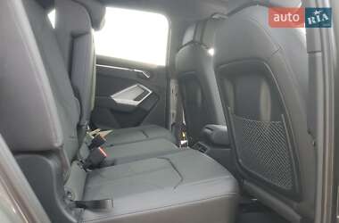 Внедорожник / Кроссовер Audi Q3 2021 в 