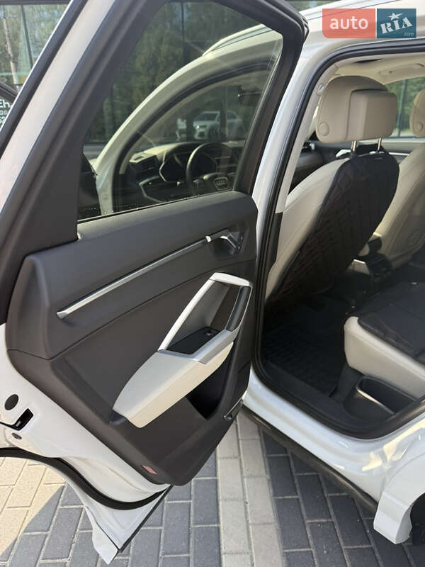 Внедорожник / Кроссовер Audi Q3 2019 в Луцке