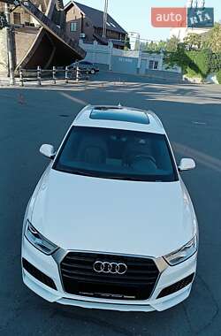 Внедорожник / Кроссовер Audi Q3 2017 в 