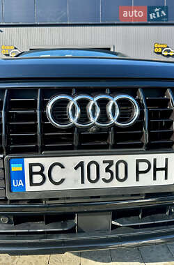 Внедорожник / Кроссовер Audi Q3 2021 в 