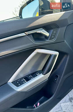 Внедорожник / Кроссовер Audi Q3 2021 в 