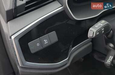 Внедорожник / Кроссовер Audi Q3 2024 в 