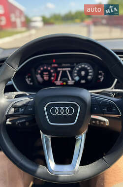 Внедорожник / Кроссовер Audi Q3 2022 в 