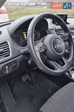 Позашляховик / Кросовер Audi Q3 2017 в 