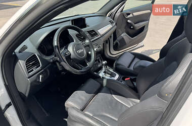 Позашляховик / Кросовер Audi Q3 2017 в 