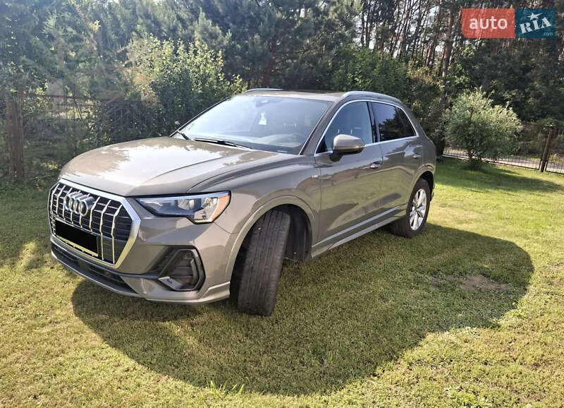 Позашляховик / Кросовер Audi Q3 2020 в Києві