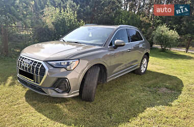 Внедорожник / Кроссовер Audi Q3 2020 в 