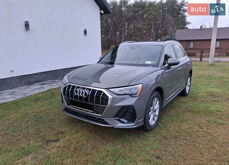 Позашляховик / Кросовер Audi Q3 2020 в Києві