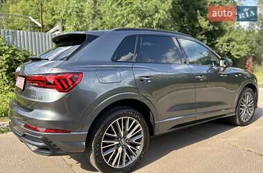 Позашляховик / Кросовер Audi Q3 2019 в 