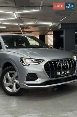 Внедорожник / Кроссовер Audi Q3 2019 в 