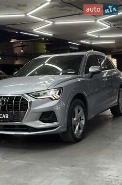Внедорожник / Кроссовер Audi Q3 2019 в 