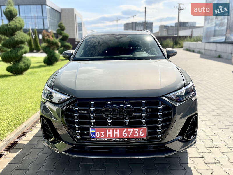 Внедорожник / Кроссовер Audi Q3 2022 в 