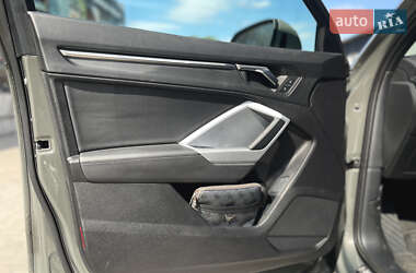 Внедорожник / Кроссовер Audi Q3 2022 в 