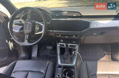 Внедорожник / Кроссовер Audi Q3 2019 в 