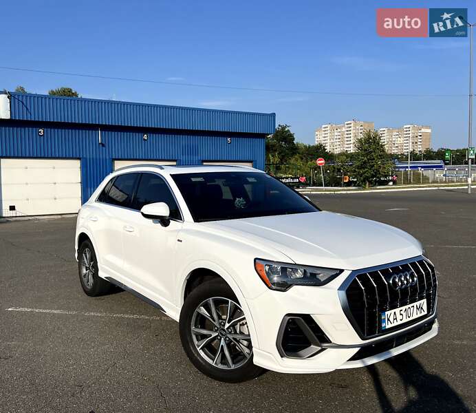 Audi Q3 2021