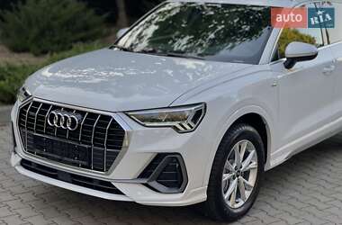 Внедорожник / Кроссовер Audi Q3 2024 в 