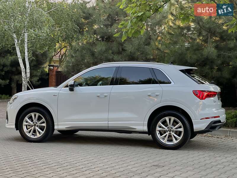 Позашляховик / Кросовер Audi Q3 2024 в Одесі
