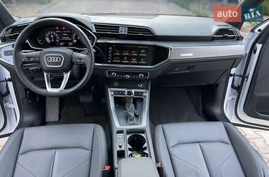 Внедорожник / Кроссовер Audi Q3 2024 в 