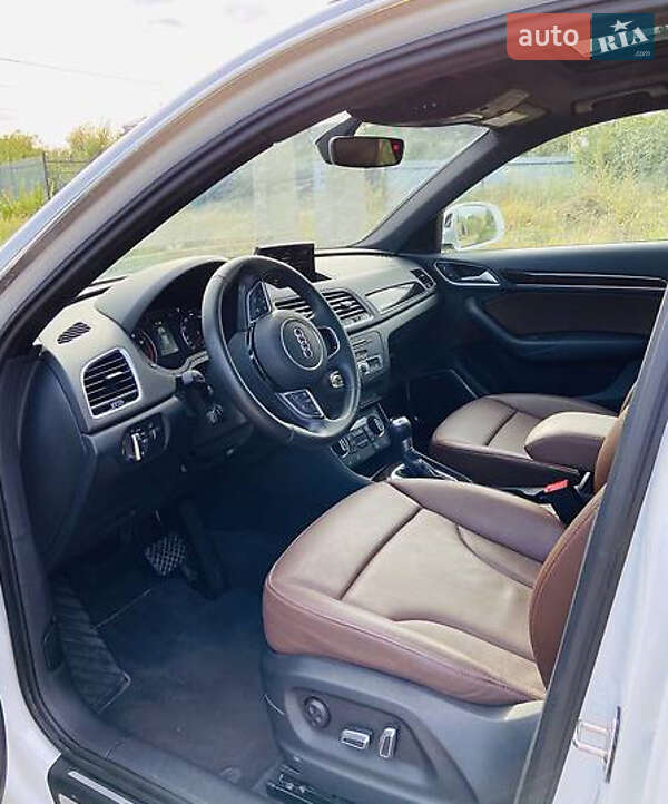 Позашляховик / Кросовер Audi Q3 2017 в Чернівцях