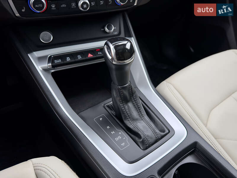 Внедорожник / Кроссовер Audi Q3 2020 в Ровно