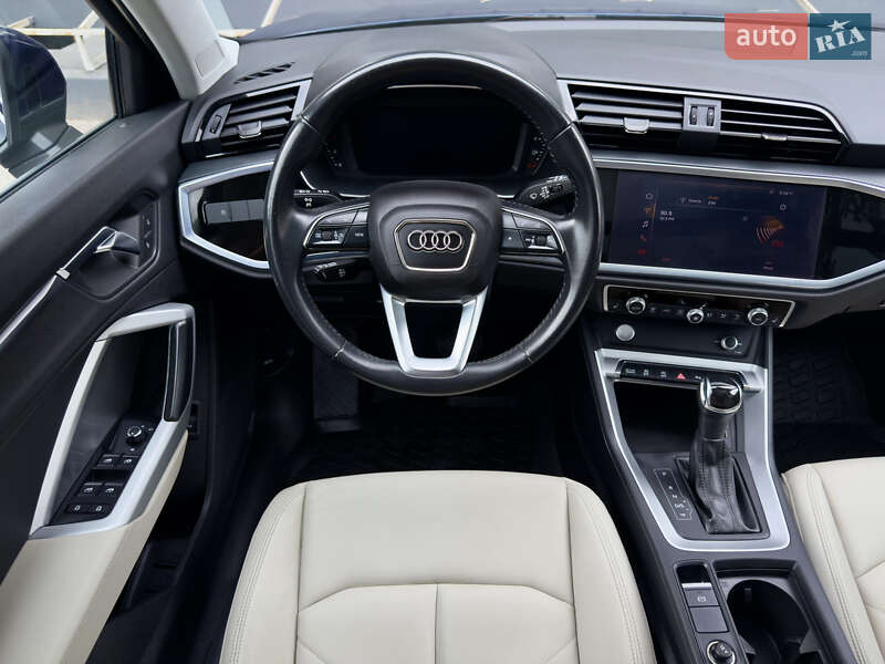 Внедорожник / Кроссовер Audi Q3 2020 в Ровно