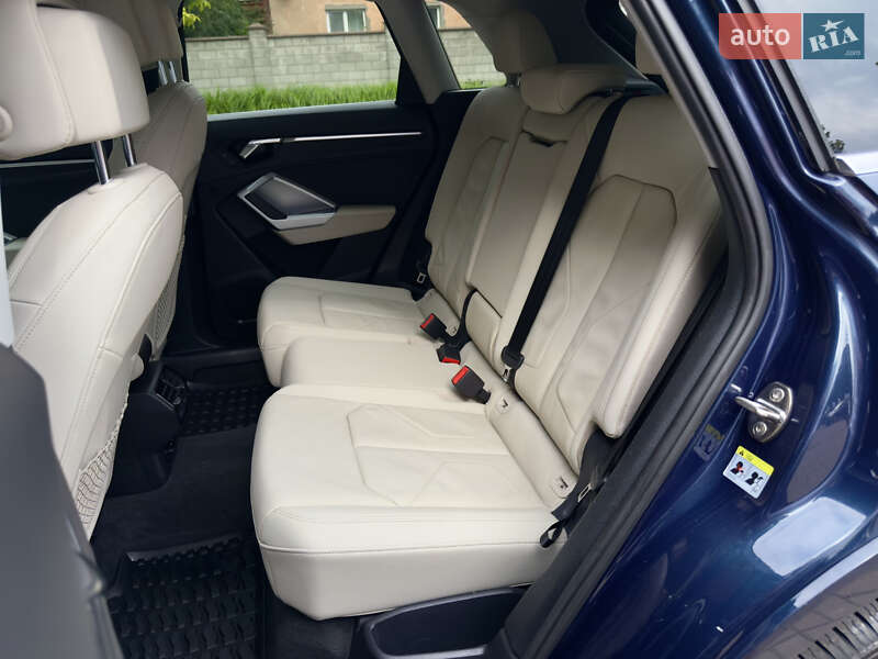 Внедорожник / Кроссовер Audi Q3 2020 в Ровно