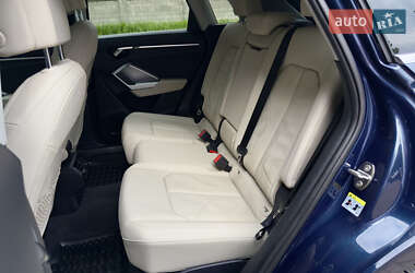 Позашляховик / Кросовер Audi Q3 2020 в 