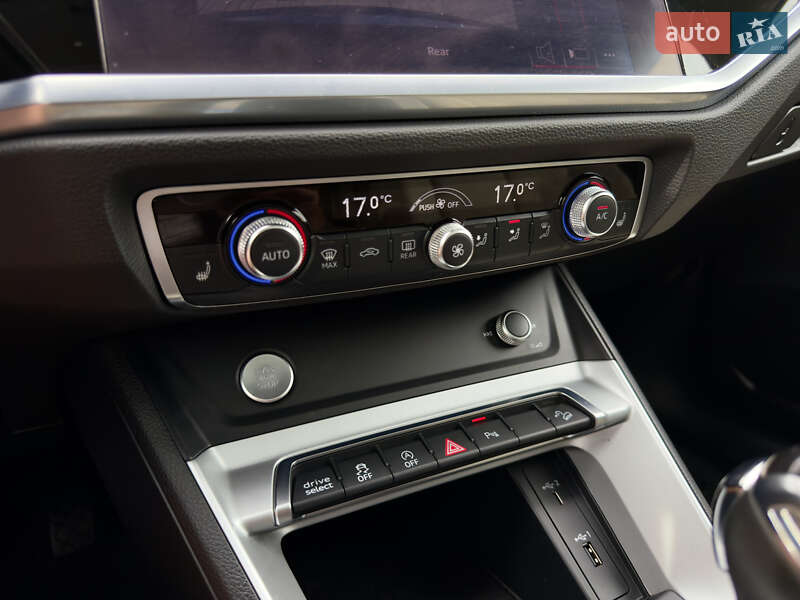 Внедорожник / Кроссовер Audi Q3 2020 в Ровно