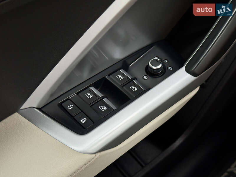 Внедорожник / Кроссовер Audi Q3 2020 в Ровно