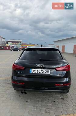 Позашляховик / Кросовер Audi Q3 2016 в 