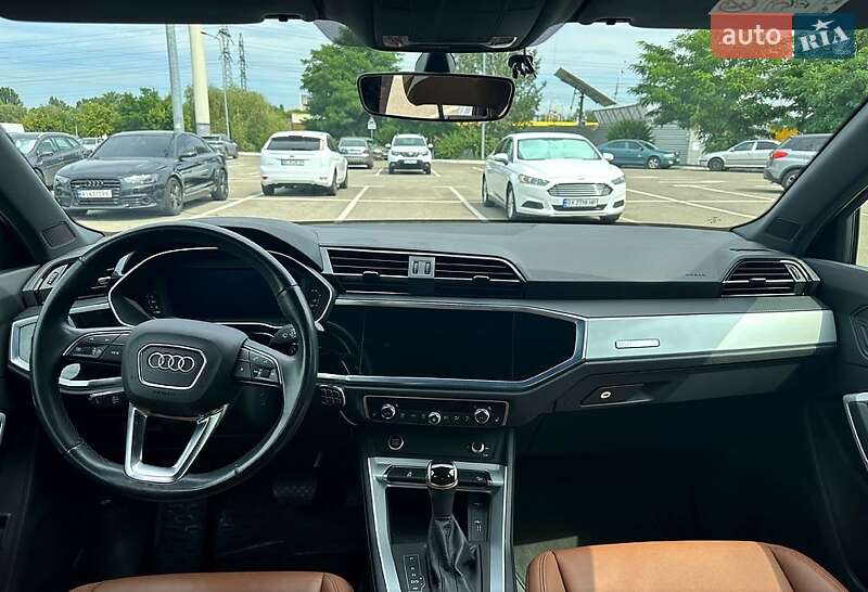 Позашляховик / Кросовер Audi Q3 2020 в Києві