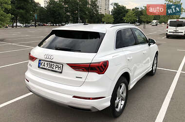 Позашляховик / Кросовер Audi Q3 2019 в 