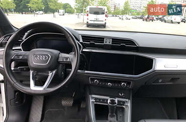 Позашляховик / Кросовер Audi Q3 2019 в 