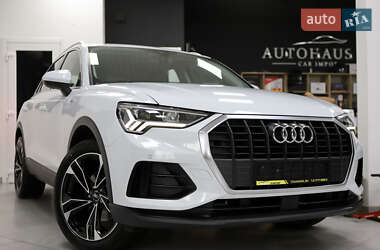 Внедорожник / Кроссовер Audi Q3 2021 в 
