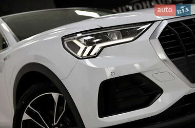 Внедорожник / Кроссовер Audi Q3 2021 в 