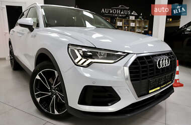 Внедорожник / Кроссовер Audi Q3 2021 в 