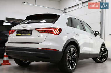 Внедорожник / Кроссовер Audi Q3 2021 в 