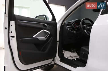 Внедорожник / Кроссовер Audi Q3 2021 в 