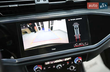 Внедорожник / Кроссовер Audi Q3 2021 в 