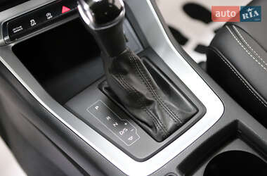 Внедорожник / Кроссовер Audi Q3 2021 в 