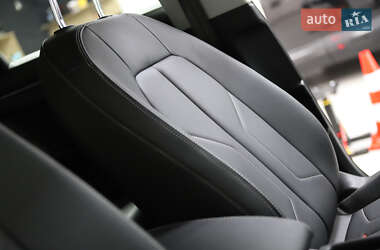 Внедорожник / Кроссовер Audi Q3 2021 в 