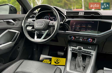 Внедорожник / Кроссовер Audi Q3 2021 в 