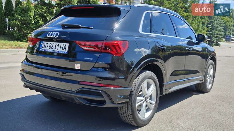 Внедорожник / Кроссовер Audi Q3 2023 в Тернополе