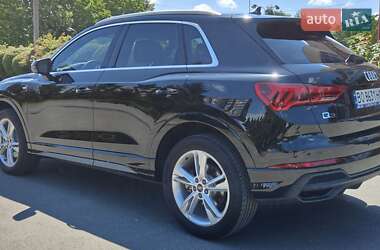 Внедорожник / Кроссовер Audi Q3 2023 в 
