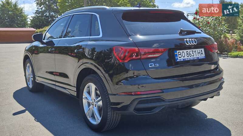 Внедорожник / Кроссовер Audi Q3 2023 в Тернополе