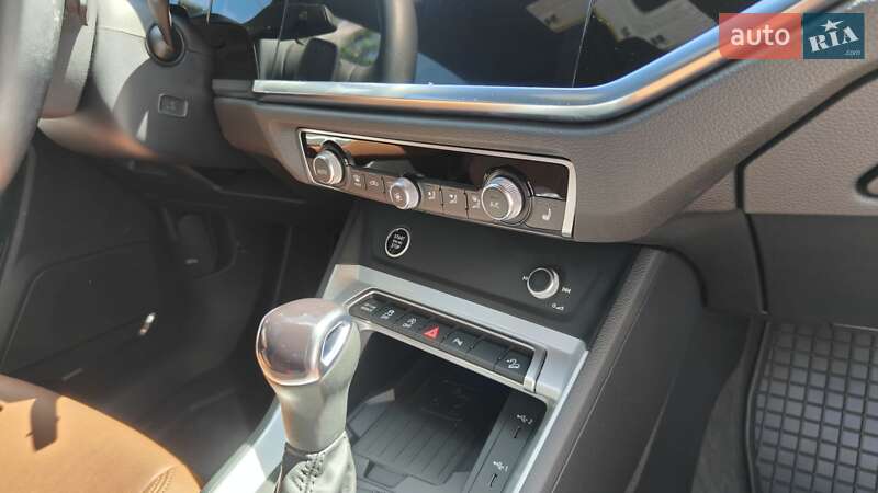Внедорожник / Кроссовер Audi Q3 2023 в Тернополе