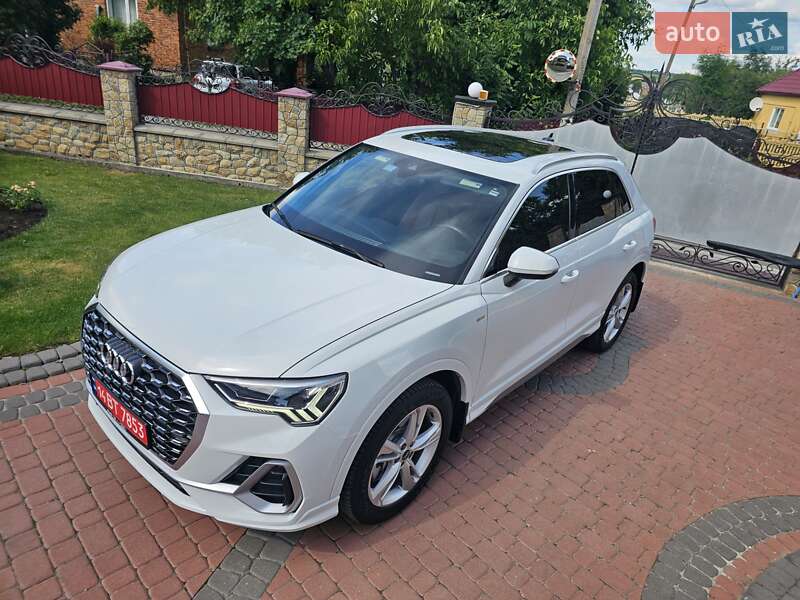 Позашляховик / Кросовер Audi Q3 2021 в Тернополі