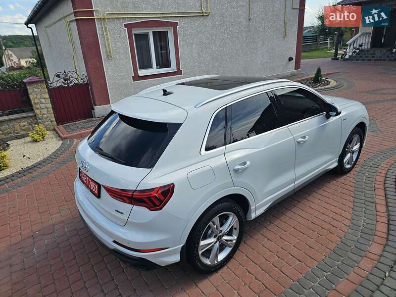 Позашляховик / Кросовер Audi Q3 2021 в Тернополі