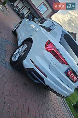 Внедорожник / Кроссовер Audi Q3 2021 в 