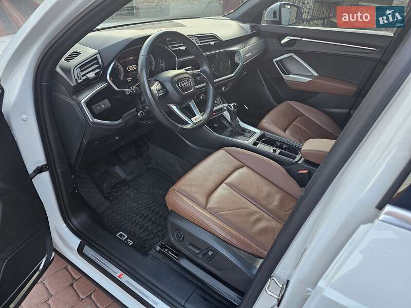 Позашляховик / Кросовер Audi Q3 2021 в Тернополі